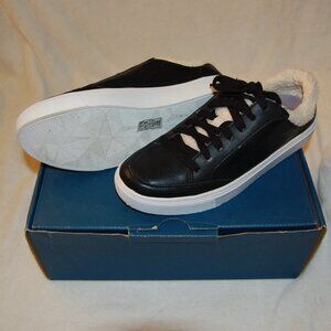 NEW Dr. Scholl's Now Cozy Anti-microbial Shearling Lining Sneakers Size 7